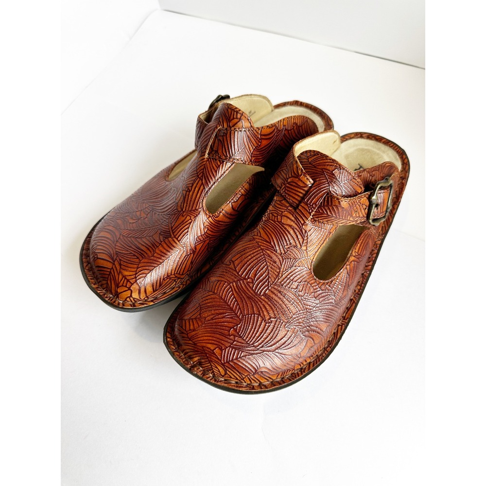 Alegria Womens Slip On Comfort Mules Nurse Brown Embossed Leaf T-Strap Clogs 36